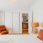 Mary Orange - No 236 2E - Stylish One-Bedroom Escape